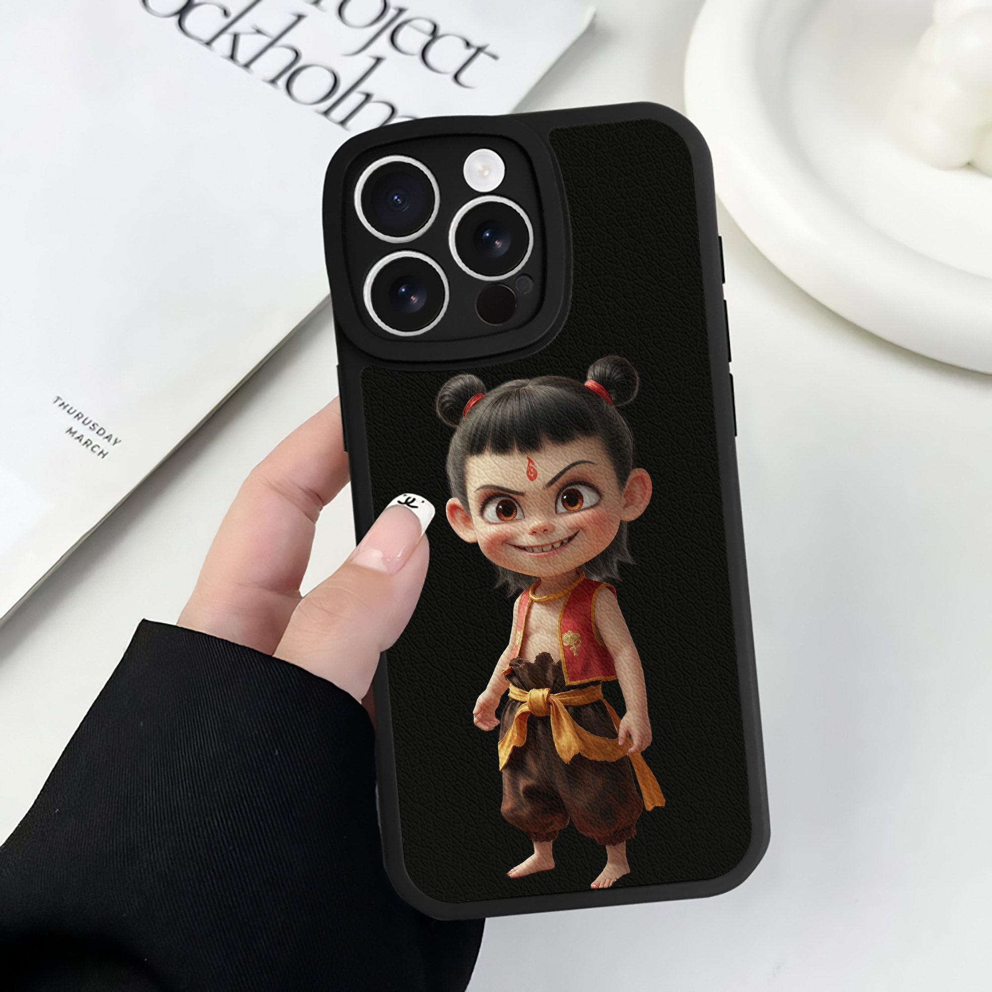 （画像用） Ne Zha 2 ナタ 魔童の大暴れ 【iPhone 16シリーズ対応】シリコンスマホケース（レザー調） 材質：シリコン